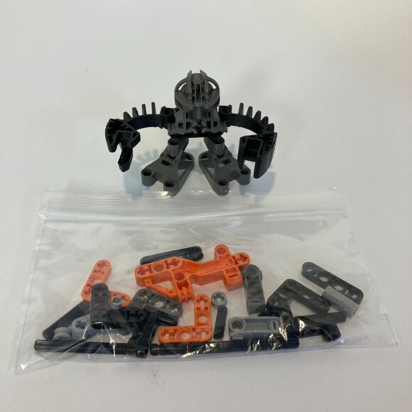 LEGO Bionicle 8556 Boxor Titan Mech Warrior Nuparu Matoran With Manuals No Mask - Picture 4 of 10